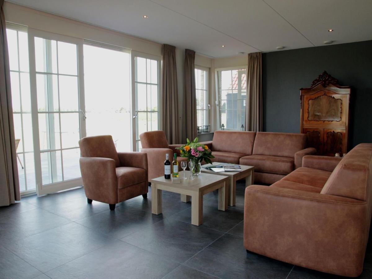 Beautiful And Spacious Villa With A Panoramic View Near The Beach Of Cadzand Bagian luar foto