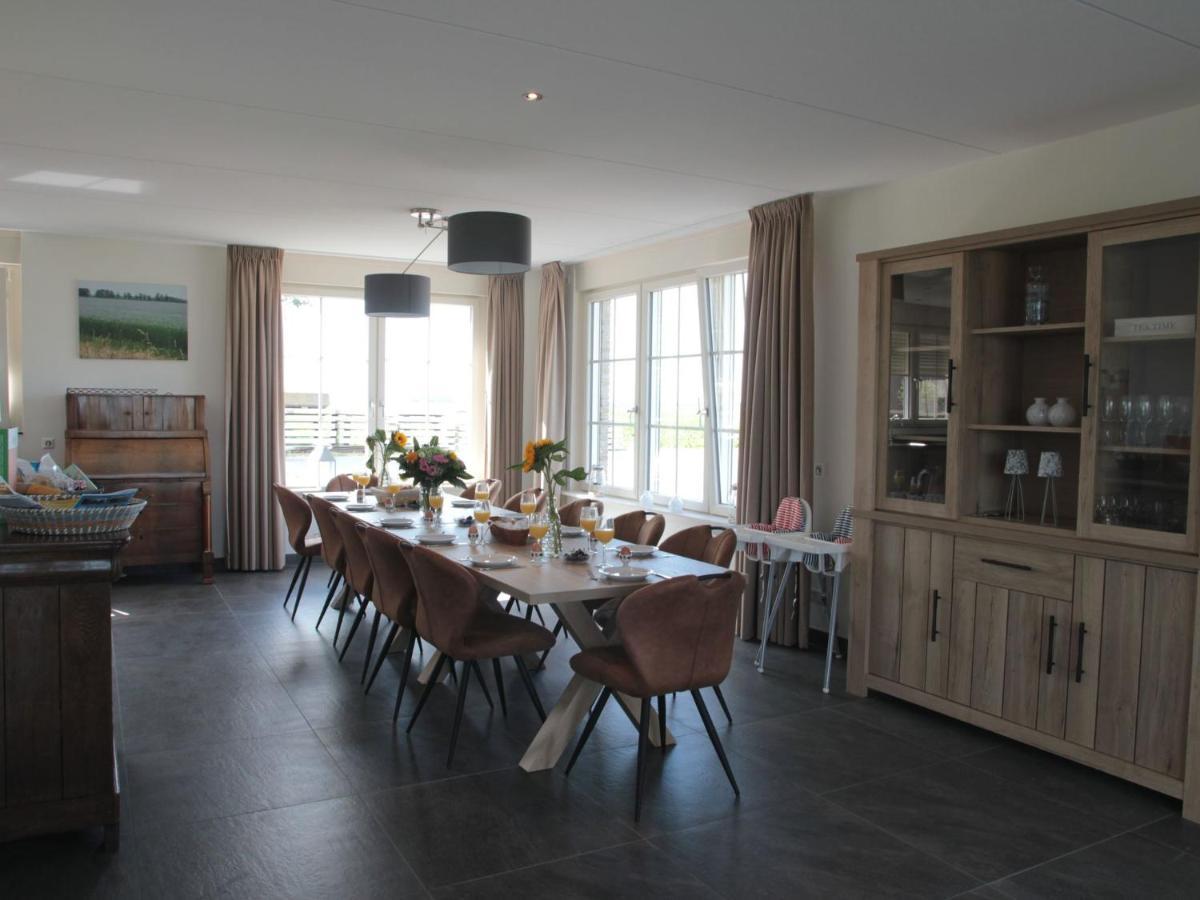 Beautiful And Spacious Villa With A Panoramic View Near The Beach Of Cadzand Bagian luar foto