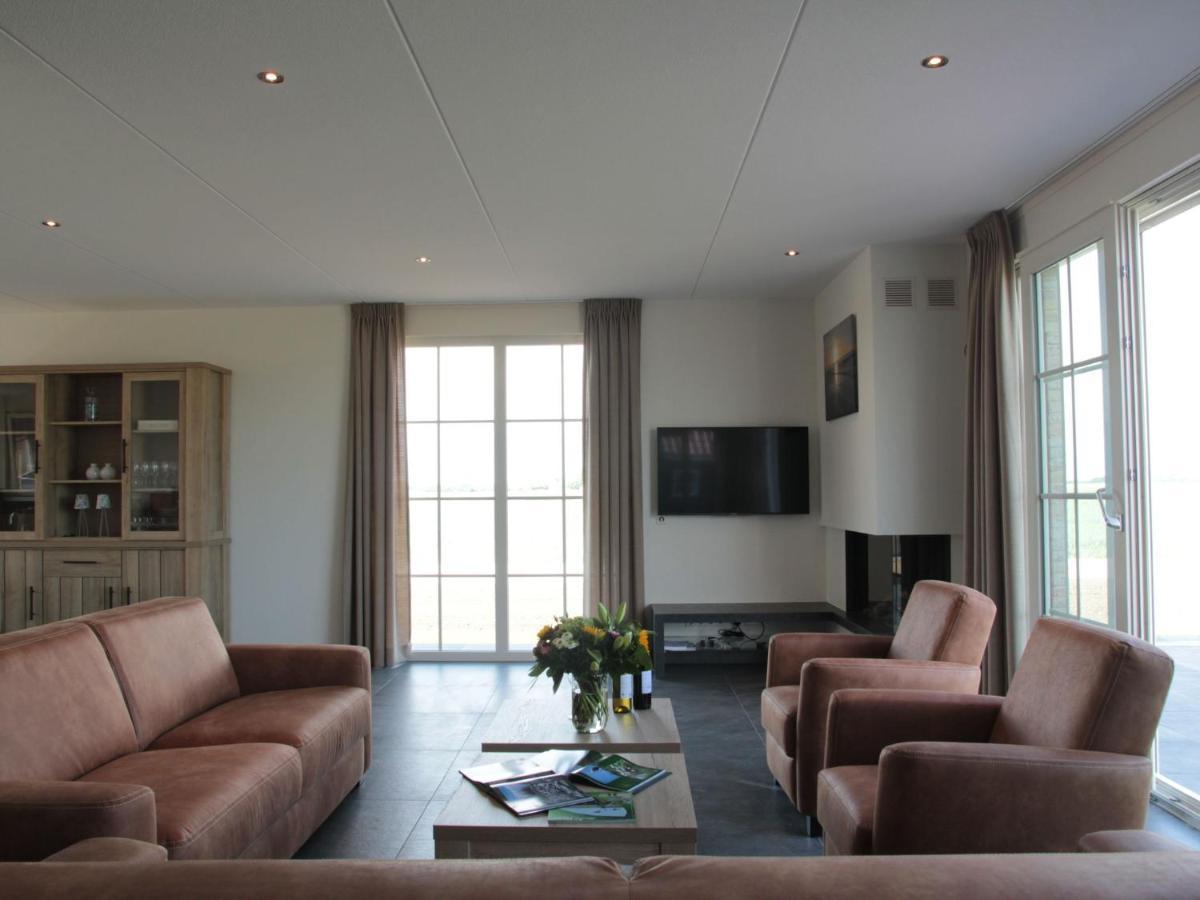 Beautiful And Spacious Villa With A Panoramic View Near The Beach Of Cadzand Bagian luar foto