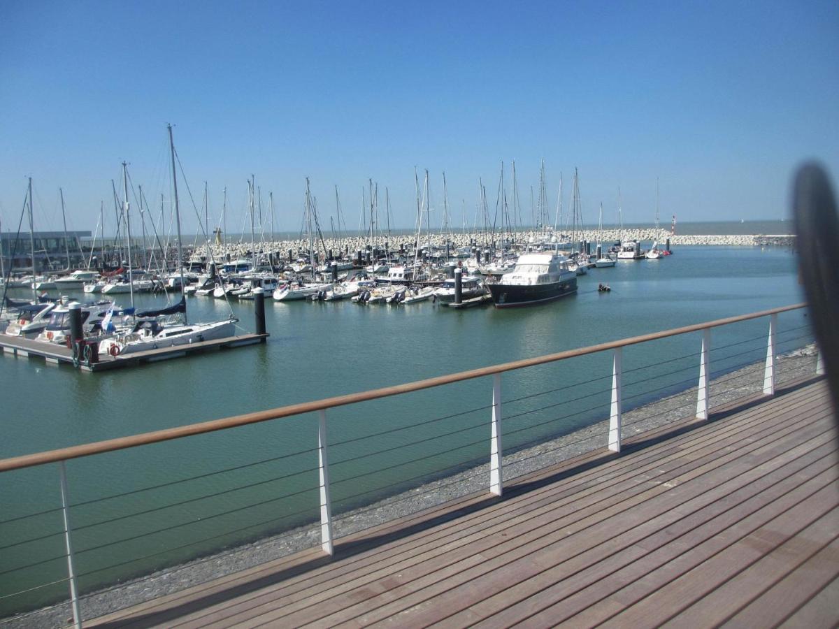 Beautiful And Spacious Villa With A Panoramic View Near The Beach Of Cadzand Bagian luar foto