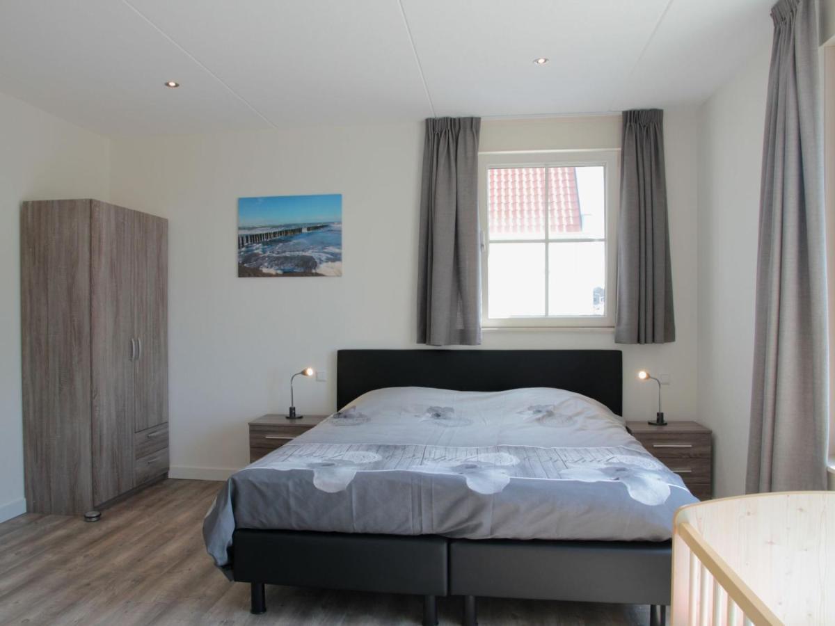 Beautiful And Spacious Villa With A Panoramic View Near The Beach Of Cadzand Bagian luar foto