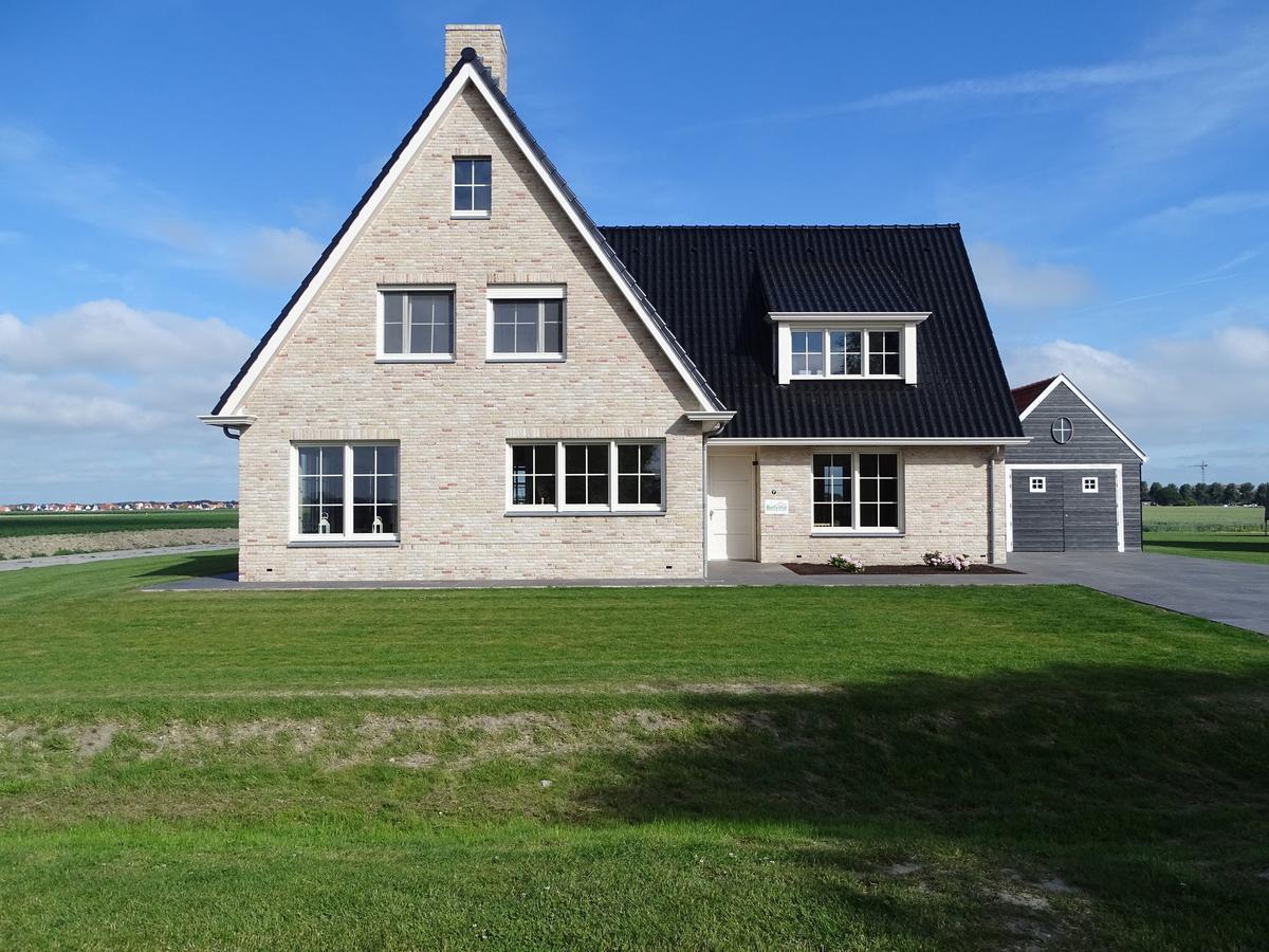 Beautiful And Spacious Villa With A Panoramic View Near The Beach Of Cadzand Bagian luar foto